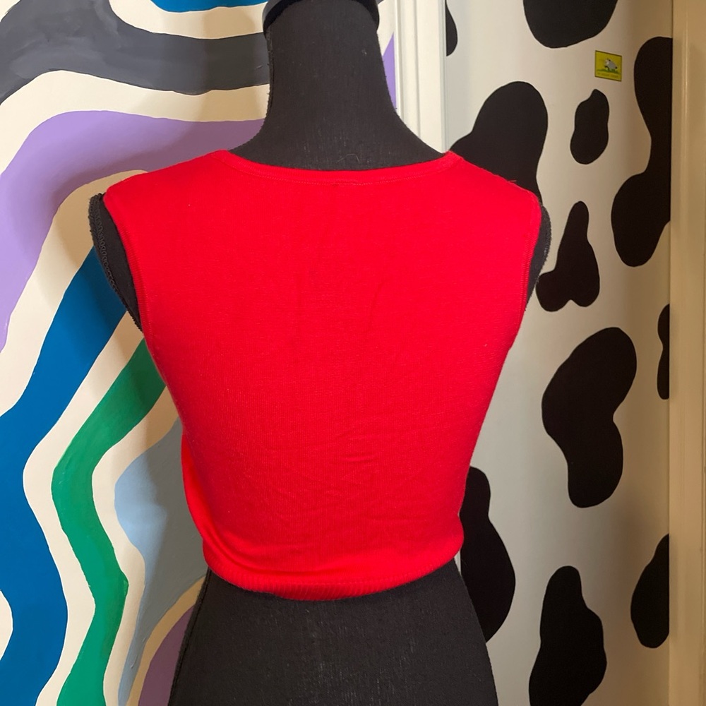 Cropped Red Vest - Picture 4 of 5